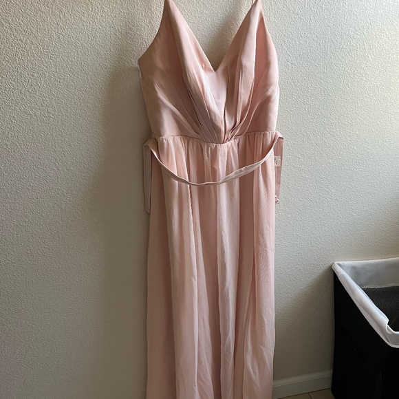 Davids Bridal Womens Vera Wang Bridesmaid dress - Blush in size 12 - Picture 2 of 4